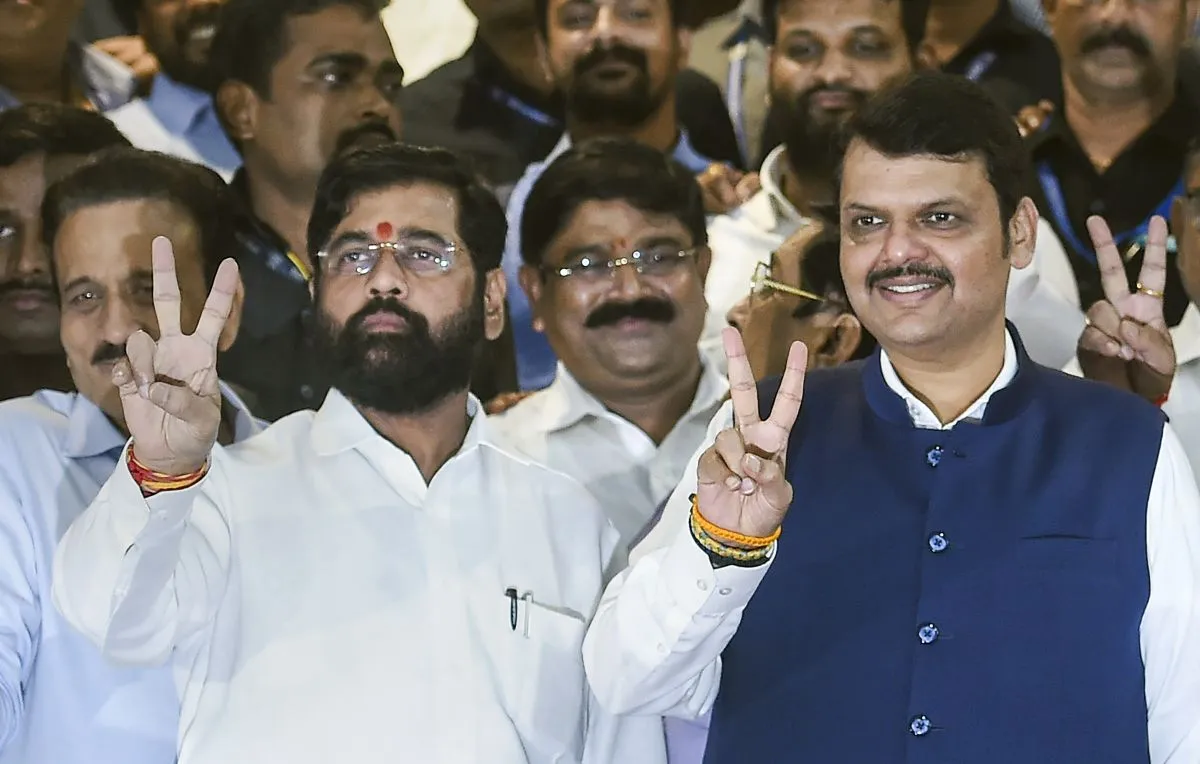 ଦେବେନ୍ଦ୍ର ଫଡନାଭିସ ହେବେ ମହାରାଷ୍ଟ୍ର ର ପରବର୍ତ୍ତୀ ମୂଖ୍ୟମନ୍ତ୍ରୀ। ଗୃହ ବିଭାଗକୁ ନିଜ ପାଖରେ ରଖିବାକୁ ସିନ୍ଧେ ଙ୍କ ଦାବି ।